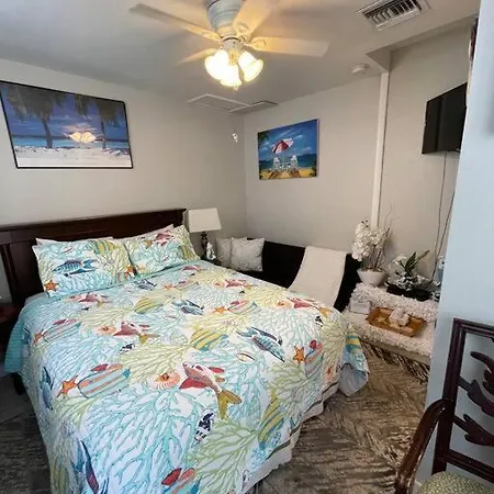 Comfy Queen Bed Studio, Downtown West Palm